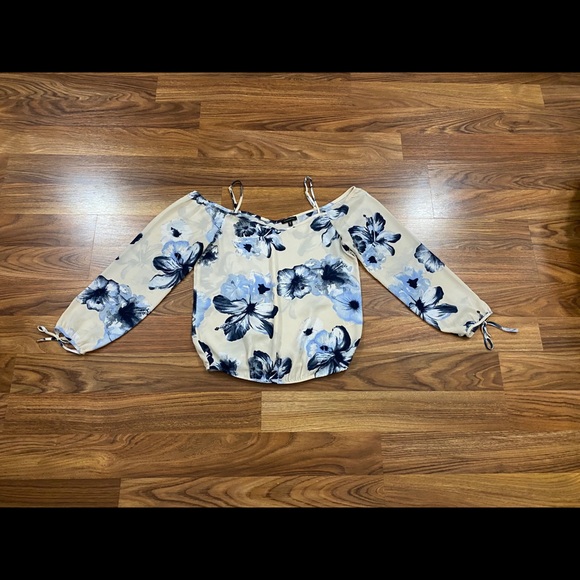 Off shoulder long sleeve top